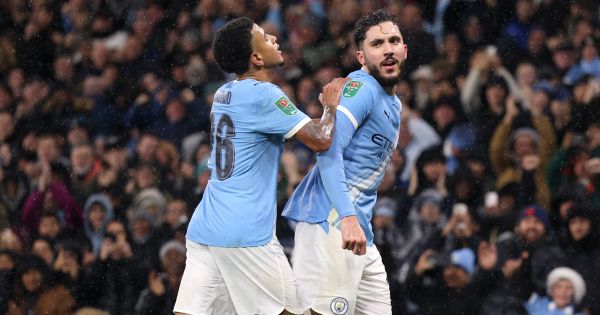 แมนเชสเตอร์ ซิตี้ เดินหน้าเข้าสู่รอบรองชนะเลิศศึกคาราบาว คัพ ได้สำเร็จ หลังเปิดบ้านเอาชนะ เบรนท์ฟอร์ด อย่างมืออาชีพ